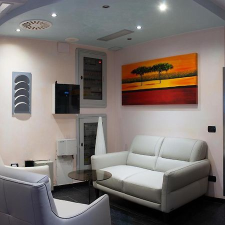 Hotel Savoia Lignano Sabbiadoro Bagian luar foto