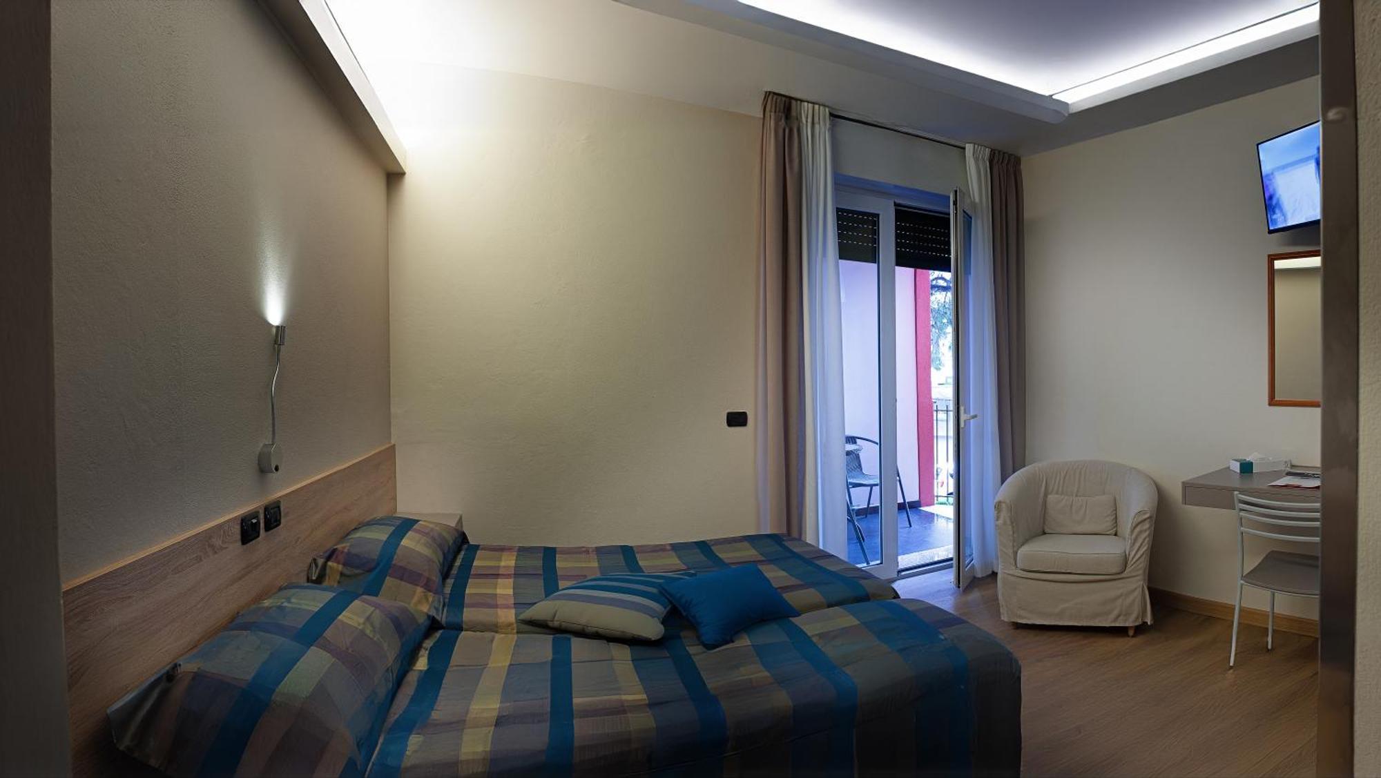 Hotel Savoia Lignano Sabbiadoro Bagian luar foto