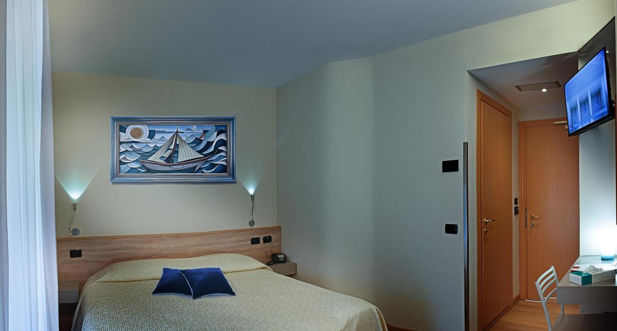 Hotel Savoia Lignano Sabbiadoro Bagian luar foto