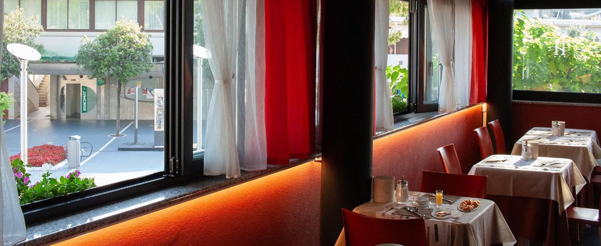 Hotel Savoia Lignano Sabbiadoro Bagian luar foto