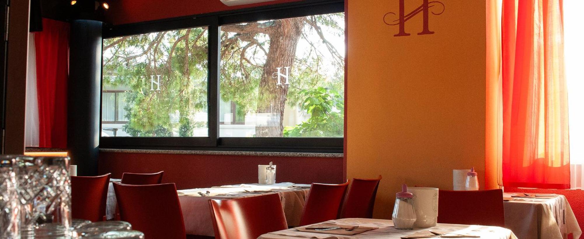 Hotel Savoia Lignano Sabbiadoro Bagian luar foto