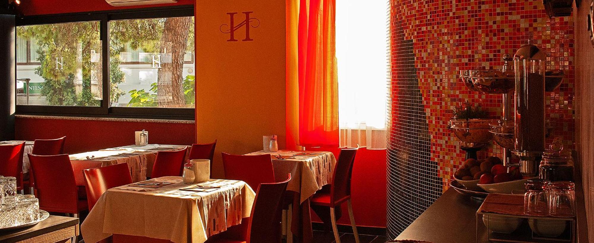 Hotel Savoia Lignano Sabbiadoro Bagian luar foto