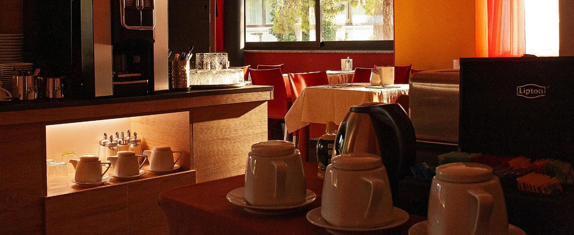 Hotel Savoia Lignano Sabbiadoro Bagian luar foto