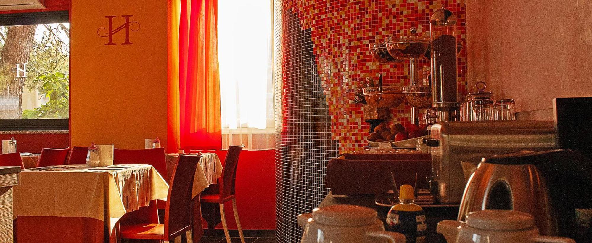 Hotel Savoia Lignano Sabbiadoro Bagian luar foto
