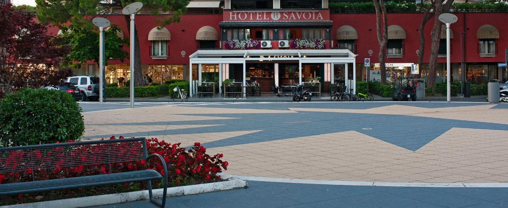 Hotel Savoia Lignano Sabbiadoro Bagian luar foto