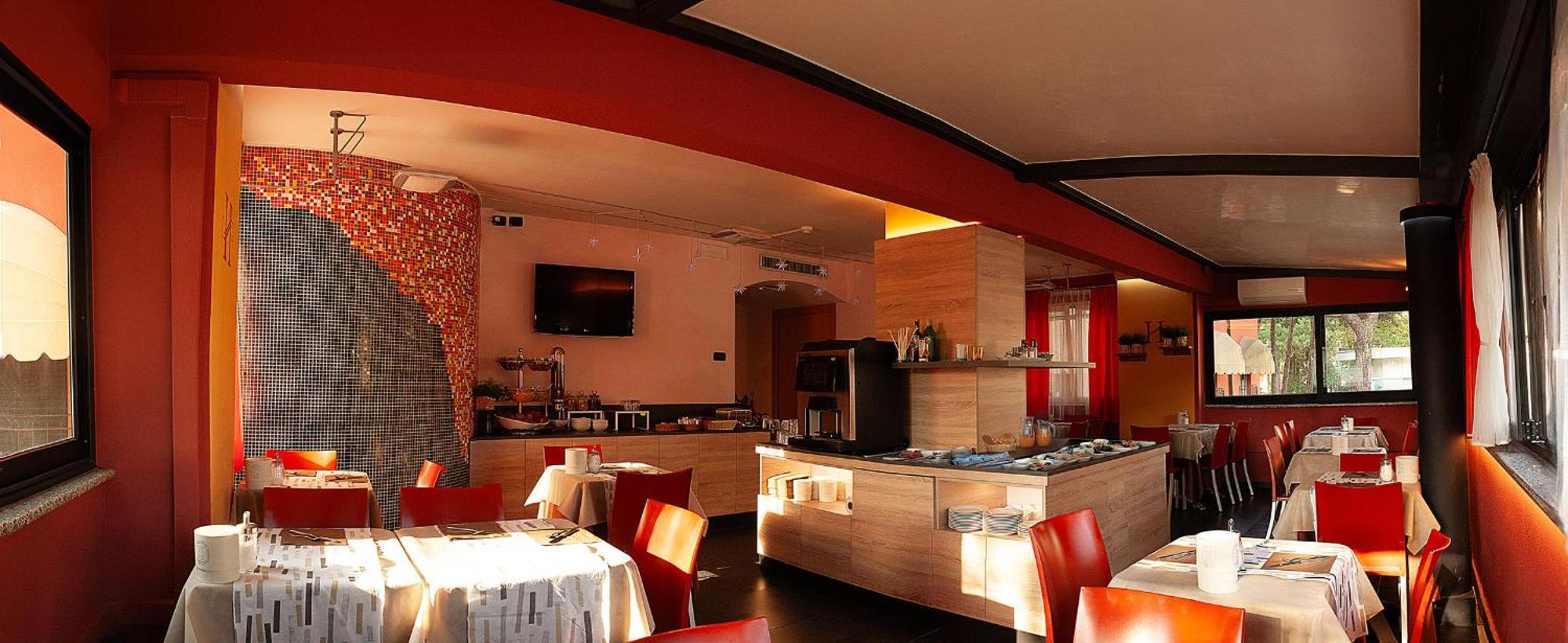Hotel Savoia Lignano Sabbiadoro Bagian luar foto
