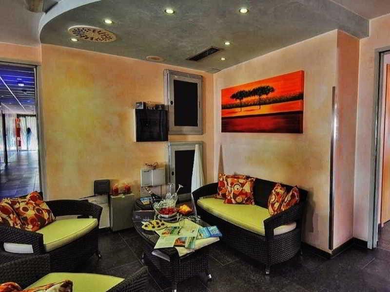 Hotel Savoia Lignano Sabbiadoro Bagian luar foto