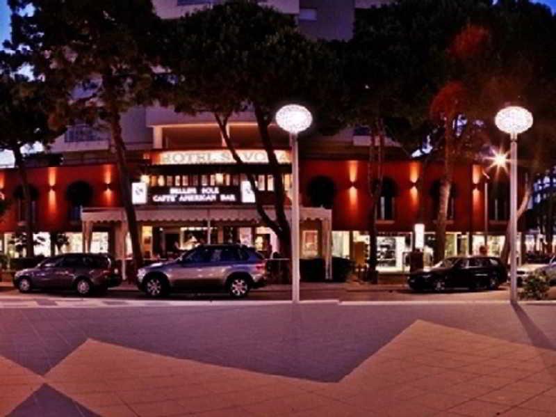 Hotel Savoia Lignano Sabbiadoro Bagian luar foto