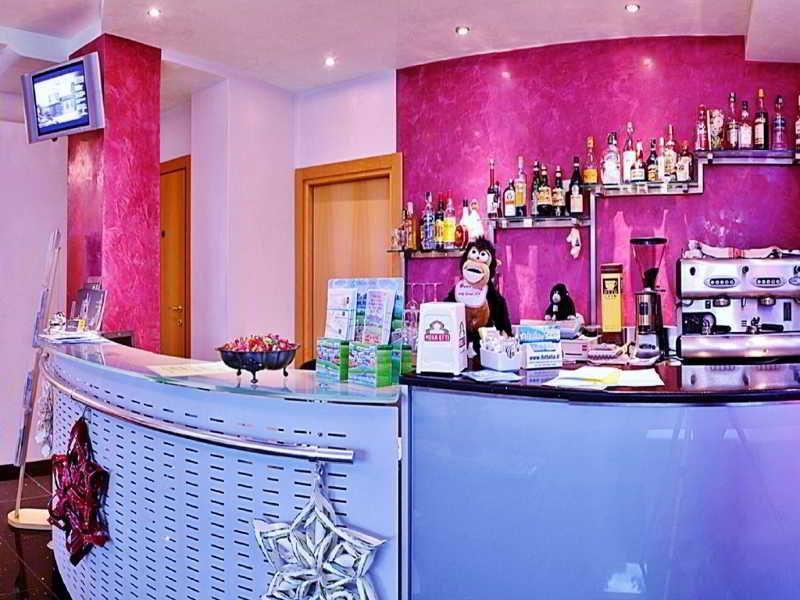 Hotel Savoia Lignano Sabbiadoro Bagian luar foto