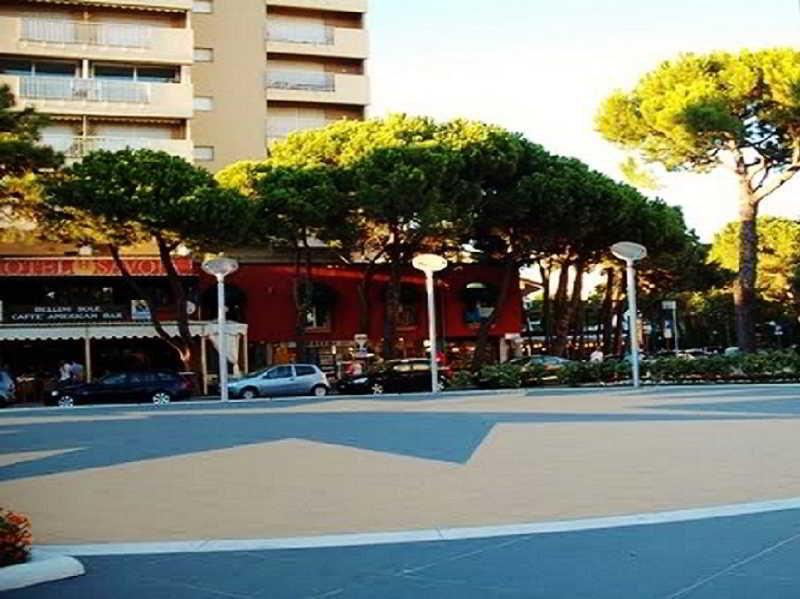 Hotel Savoia Lignano Sabbiadoro Bagian luar foto