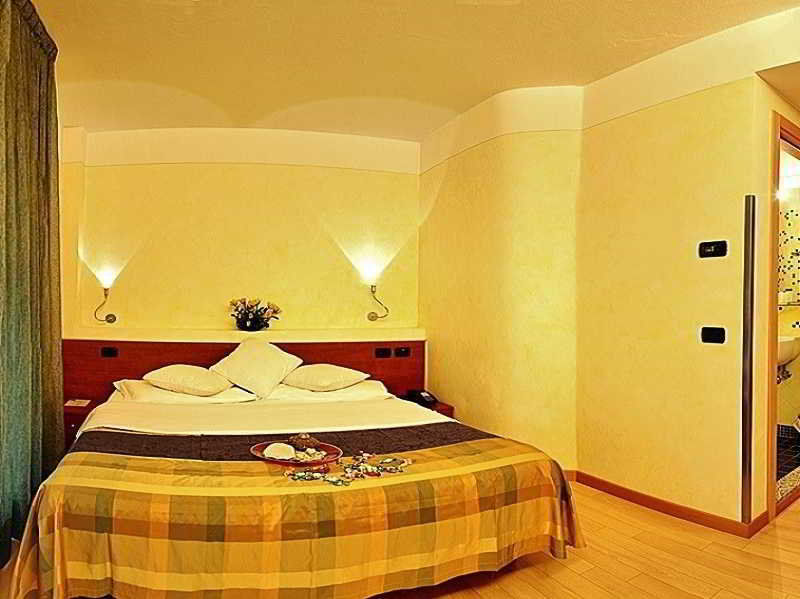 Hotel Savoia Lignano Sabbiadoro Bagian luar foto
