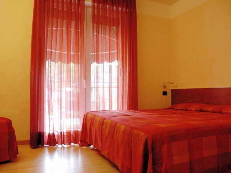Hotel Savoia Lignano Sabbiadoro Bagian luar foto